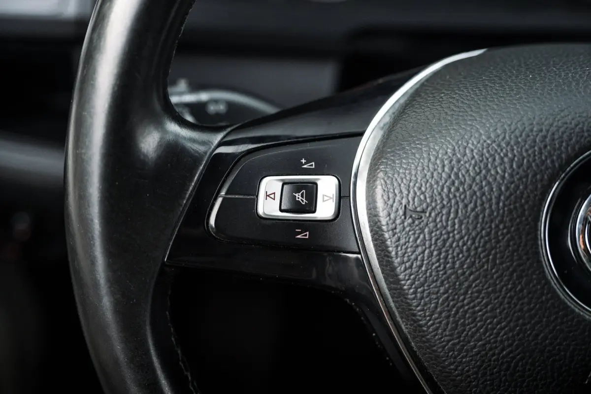2.0 TDI L1H2 Highline Automaat I Achterklep I Leder I Camera I Stoelverwarming I Airco I Cruise I NL I NAP