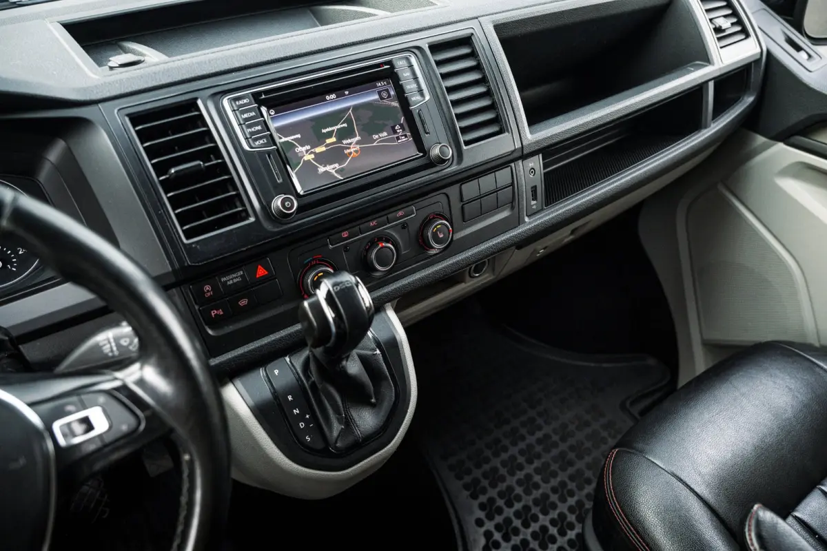 2.0 TDI L1H2 Highline Automaat I Achterklep I Leder I Camera I Stoelverwarming I Airco I Cruise I NL I NAP