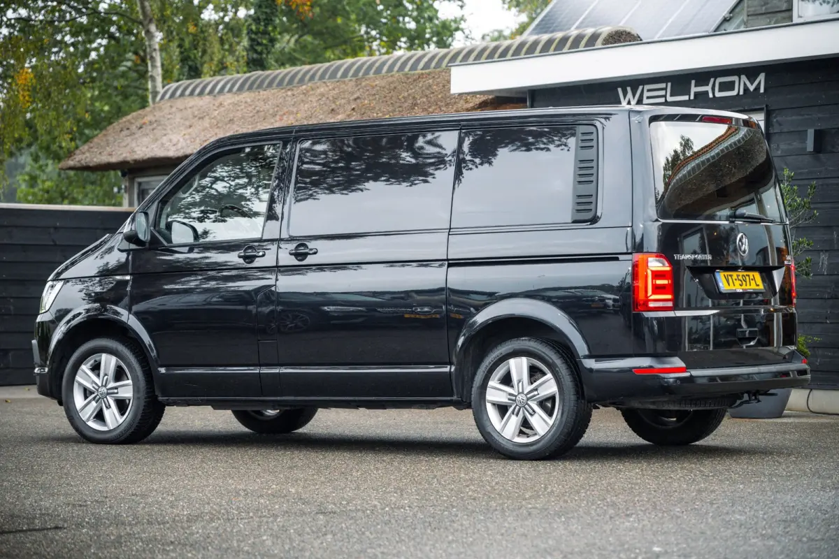 2.0 TDI L1H2 Highline Automaat I Achterklep I Leder I Camera I Stoelverwarming I Airco I Cruise I NL I NAP