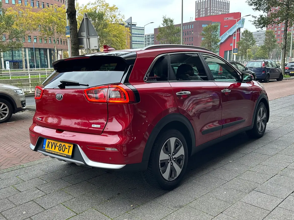 1.6 GDi Hybrid BusinessLine Aut Leer Navi Camera Carplay