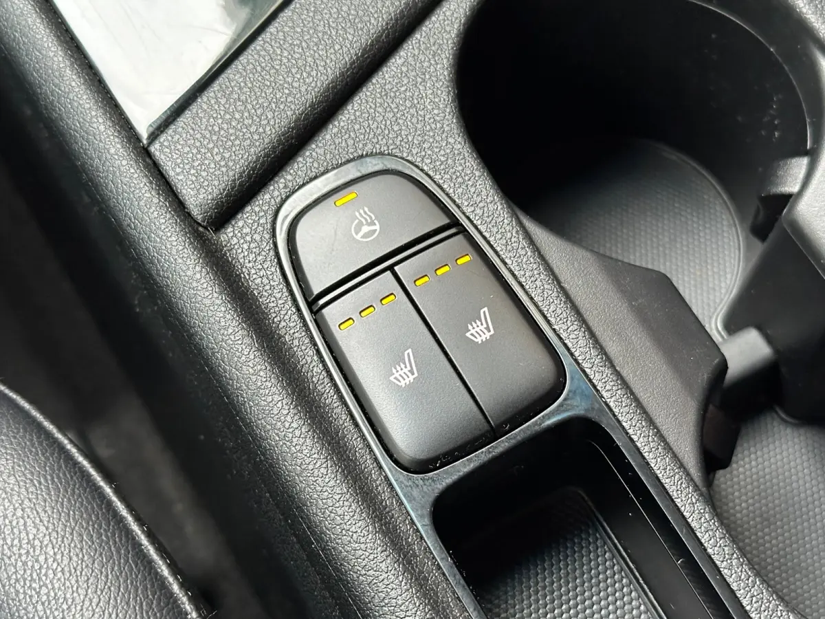 1.6 GDi Hybrid BusinessLine Aut Leer Navi Camera Carplay