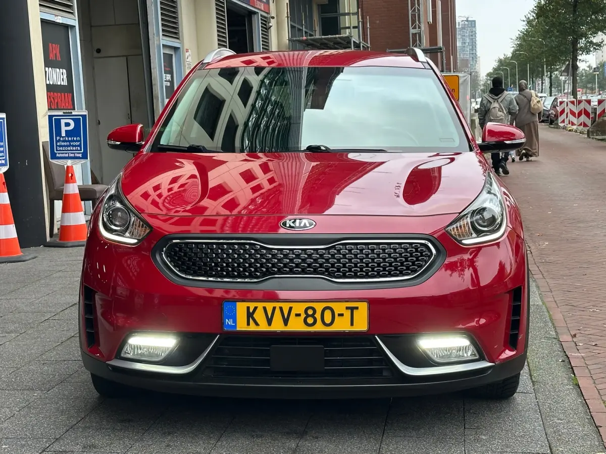 1.6 GDi Hybrid BusinessLine Aut Leer Navi Camera Carplay