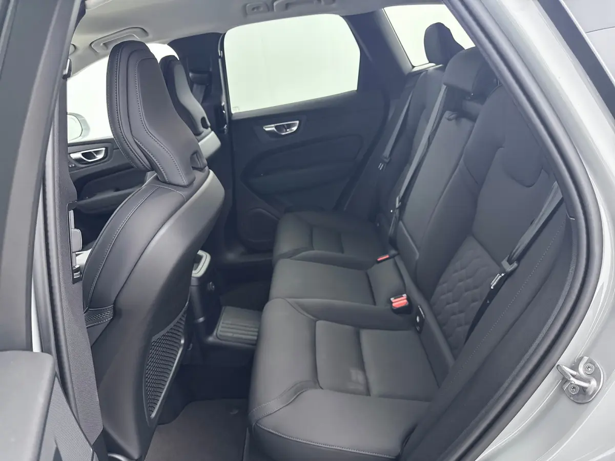 T6 Recharge Plus Bright | 20" Allseason | Trekhaak | 360 Camera | Getint Glas | Harman Kardon | Stoel/Stuur/Achterbankverwarming | Adaptieve Cruise | BLIS
