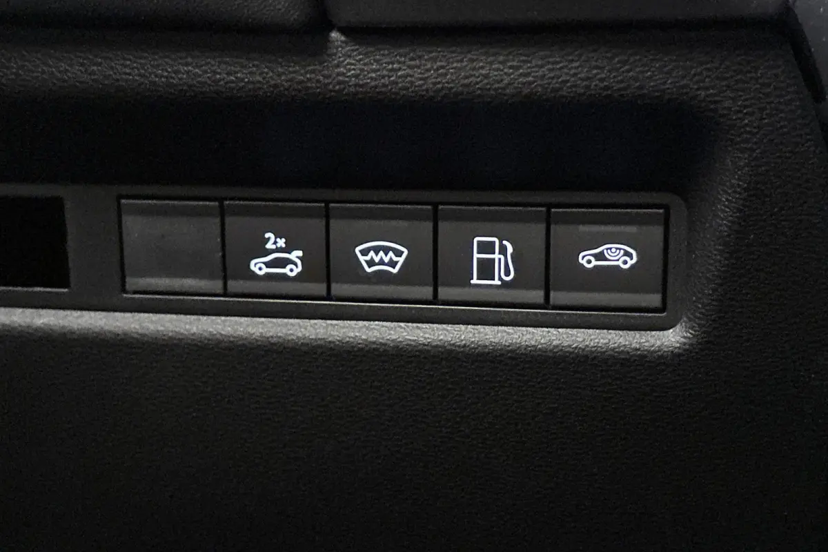 1.6 e-Hybrid Plug-In First Edition Pano Massage Stoelventilatie Stoelverwarming 360