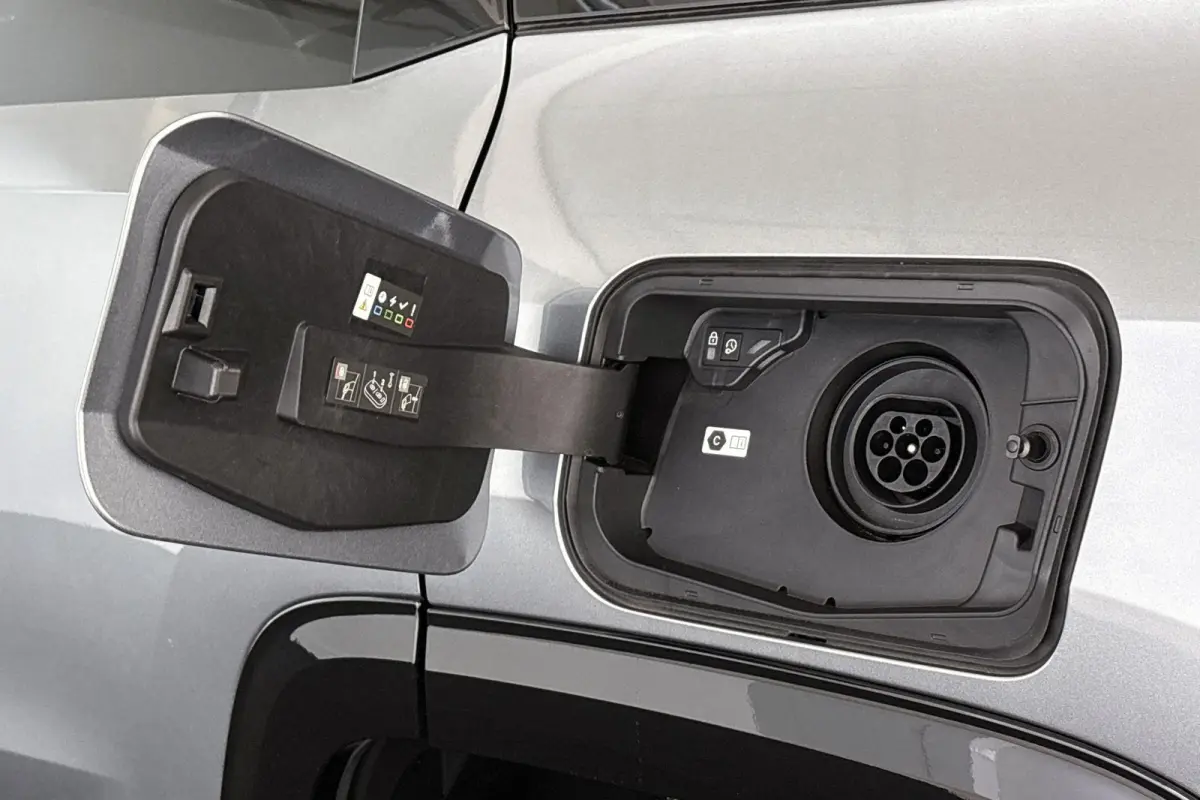 1.6 e-Hybrid Plug-In First Edition Pano Massage Stoelventilatie Stoelverwarming 360