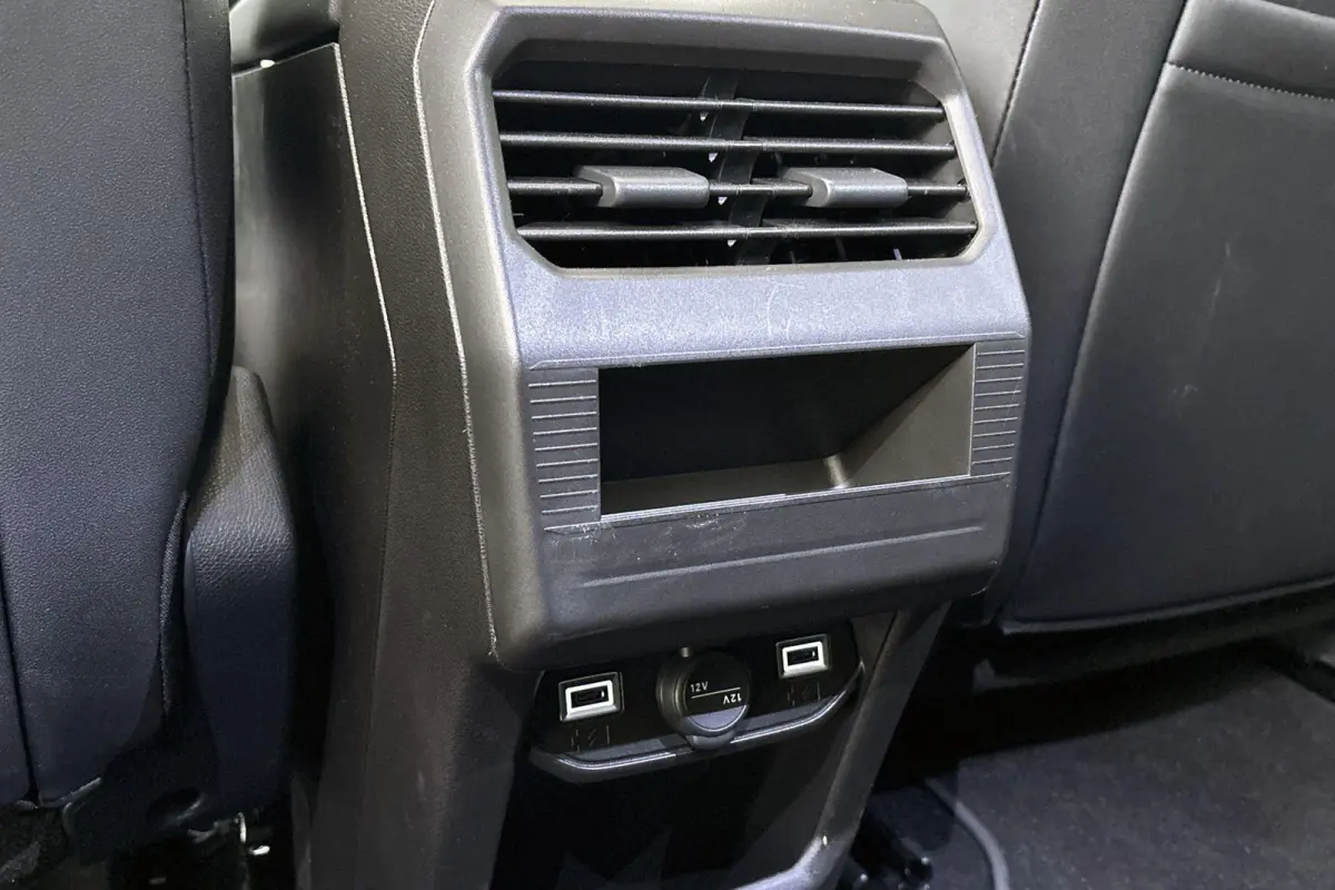 1.6 e-Hybrid Plug-In First Edition Pano Massage Stoelventilatie Stoelverwarming 360