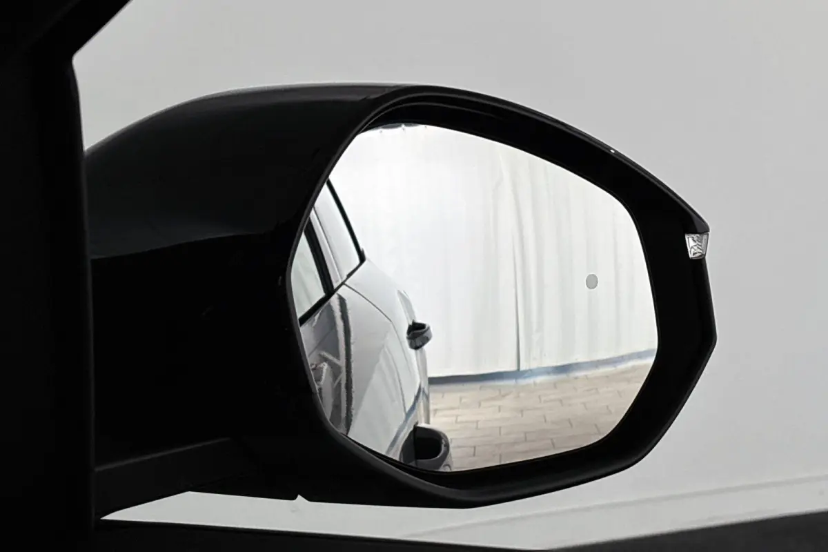 1.6 e-Hybrid Plug-In First Edition Pano Massage Stoelventilatie Stoelverwarming 360