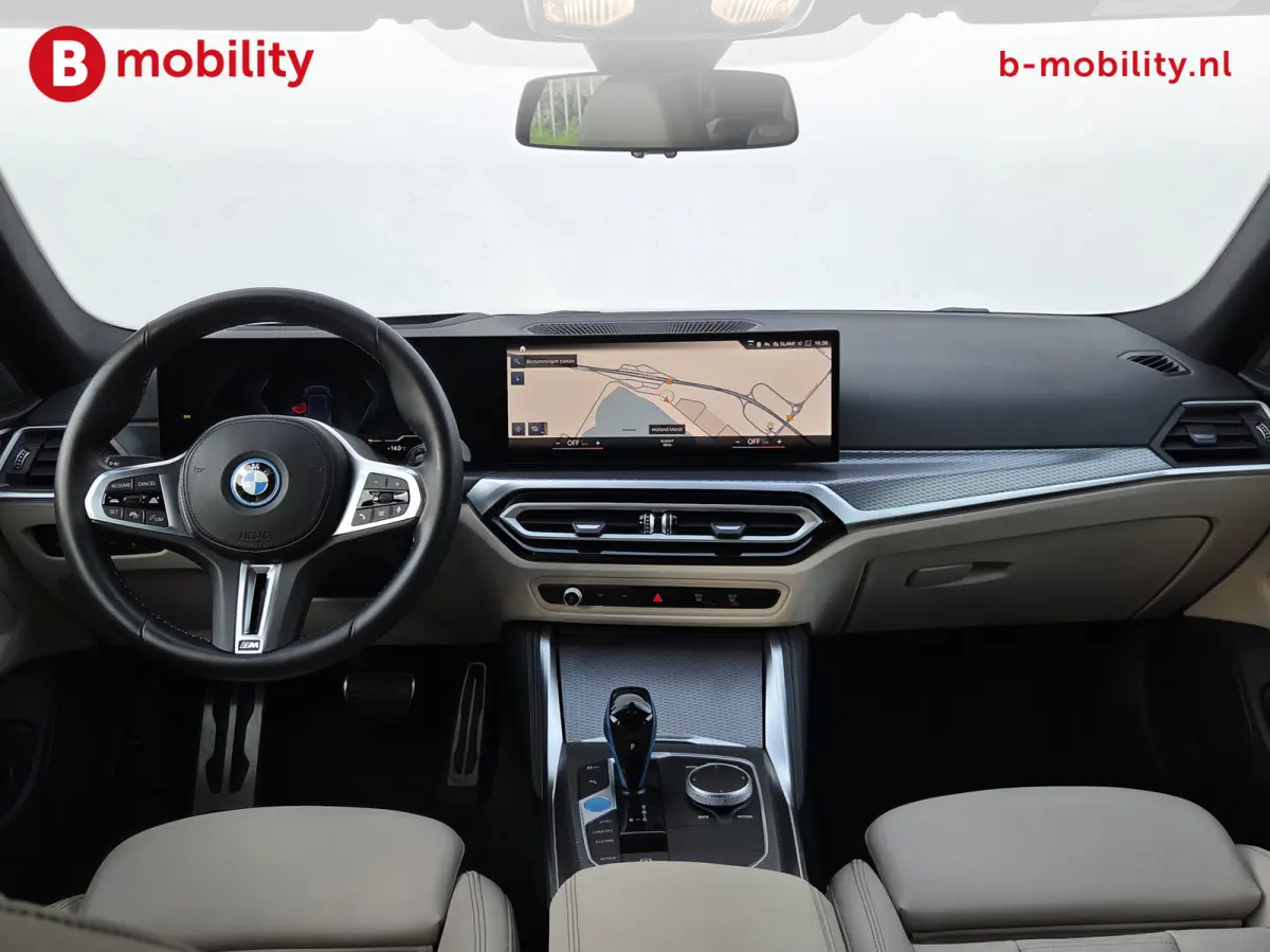 M50 High Executive M-Sport 84 kWh 'Tansanitblau' SOH 96% NL Auto! | 360 Camera | Hifi | DAB | Snelladen | Leer | Head-Up