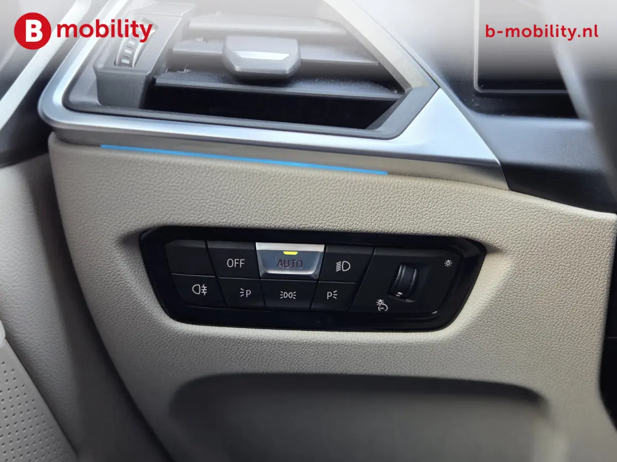 M50 High Executive M-Sport 84 kWh 'Tansanitblau' SOH 96% NL Auto! | 360 Camera | Hifi | DAB | Snelladen | Leer | Head-Up