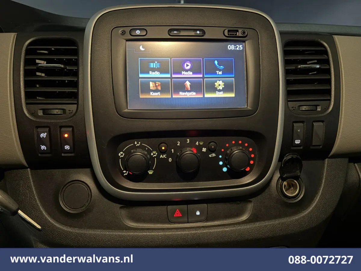 1.6 dCi 126pk L2H1 Euro6 Airco | Navigatie | Imperiaal | Trekhaak | Cruisecontrol Parkeersensoren, Bijrijdersbank