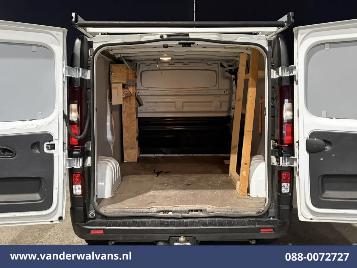 1.6 dCi 126pk L2H1 Euro6 Airco | Navigatie | Imperiaal | Trekhaak | Cruisecontrol Parkeersensoren, Bijrijdersbank