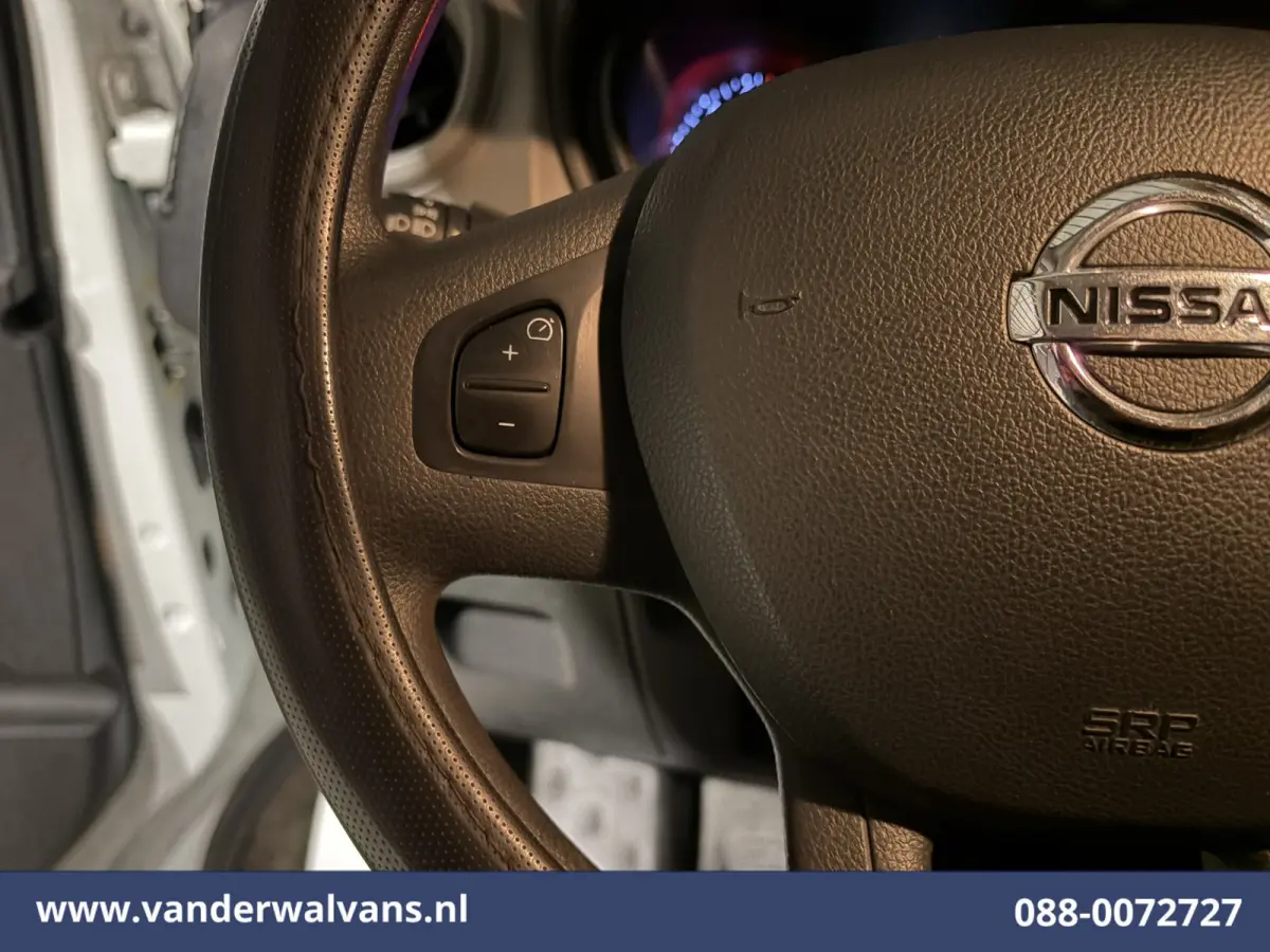 1.6 dCi 126pk L2H1 Euro6 Airco | Navigatie | Imperiaal | Trekhaak | Cruisecontrol Parkeersensoren, Bijrijdersbank