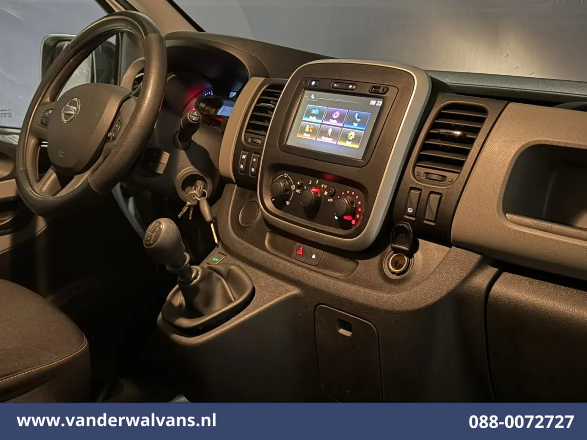 1.6 dCi 126pk L2H1 Euro6 Airco | Navigatie | Imperiaal | Trekhaak | Cruisecontrol Parkeersensoren, Bijrijdersbank