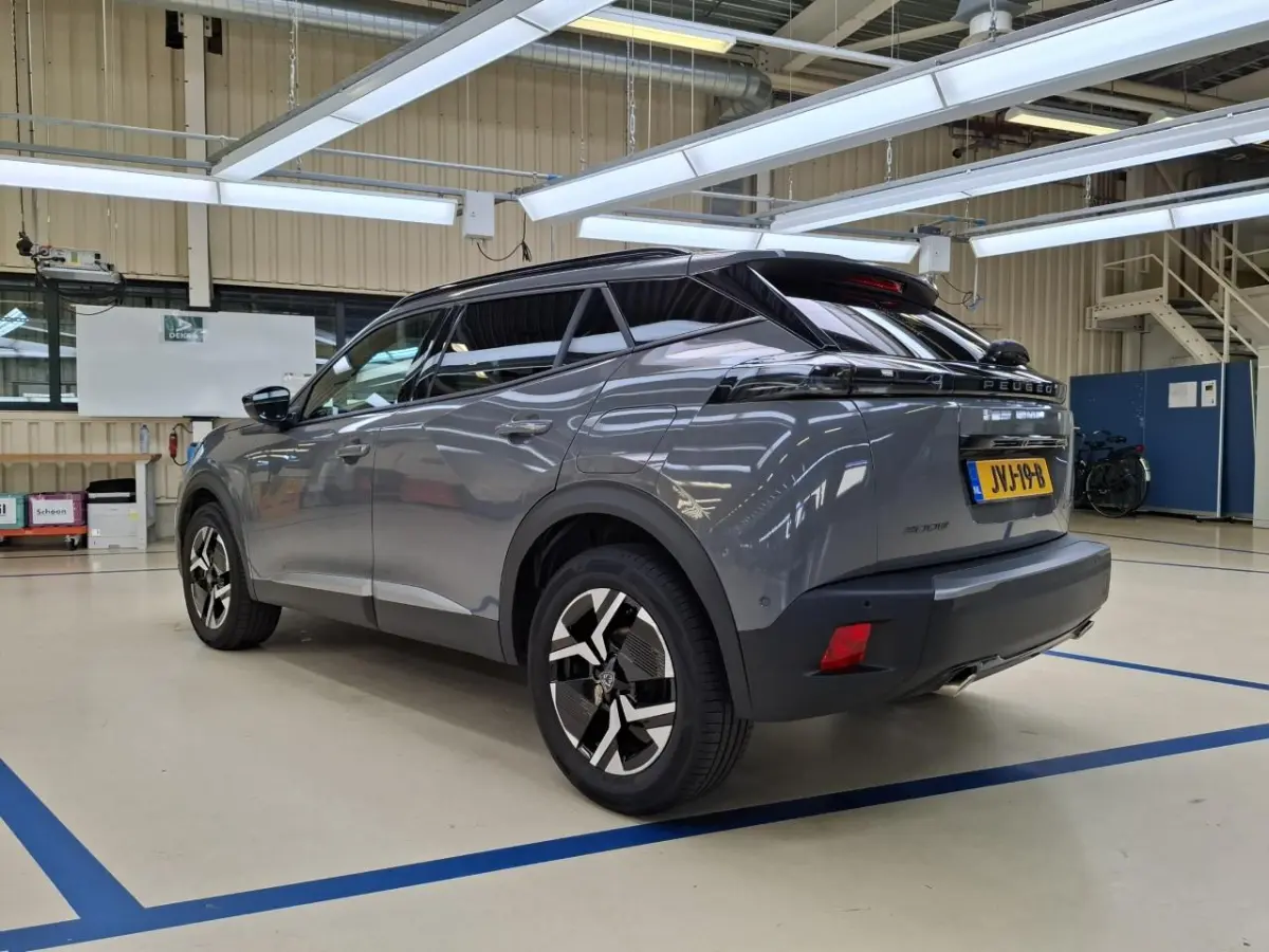1.2 Hybrid 145 Allure 8 Jaar Garantie! | Navigatie | Carplay | 17'' LMV | Rijstrooksensor | Cruise | Clima |  | Airco (automatisch) | Armsteun achter | Armsteun voor
