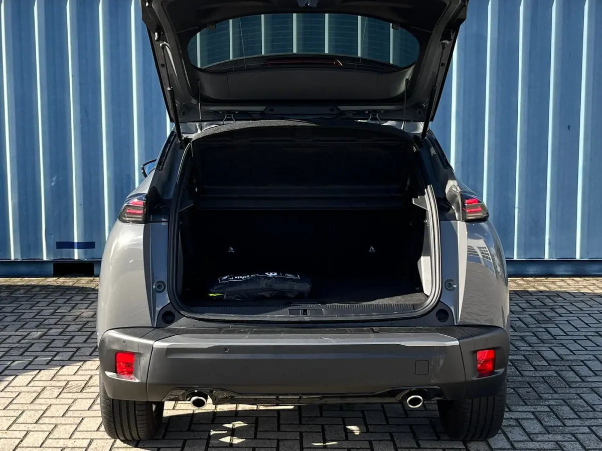 1.2 Hybrid 145 Allure 8 Jaar Garantie! | Navigatie | Carplay | 17'' LMV | Rijstrooksensor | Cruise | Clima |  | Airco (automatisch) | Armsteun achter | Armsteun voor