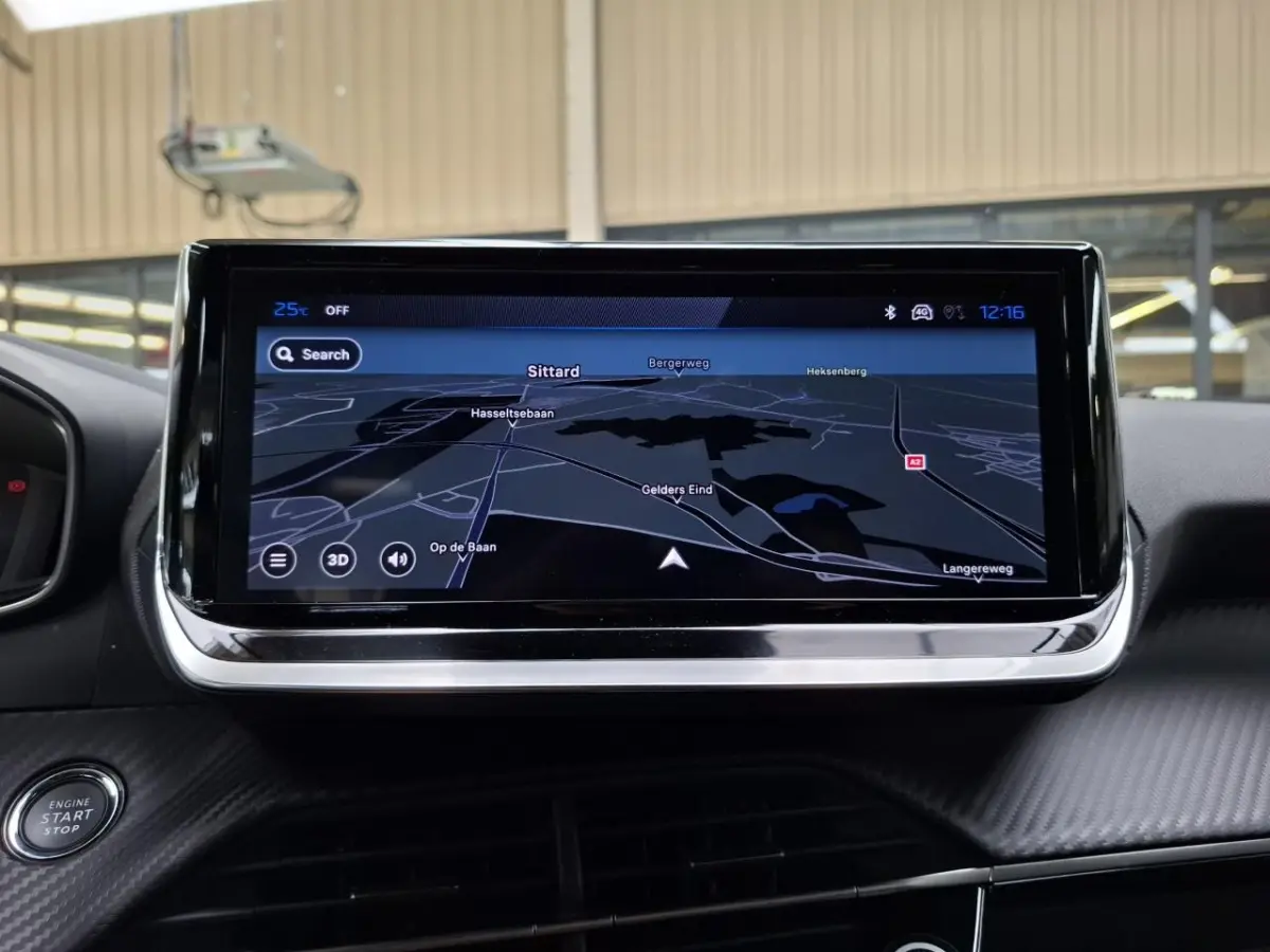 1.2 Hybrid 145 Allure 8 Jaar Garantie! | Navigatie | Carplay | 17'' LMV | Rijstrooksensor | Cruise | Clima |  | Airco (automatisch) | Armsteun achter | Armsteun voor