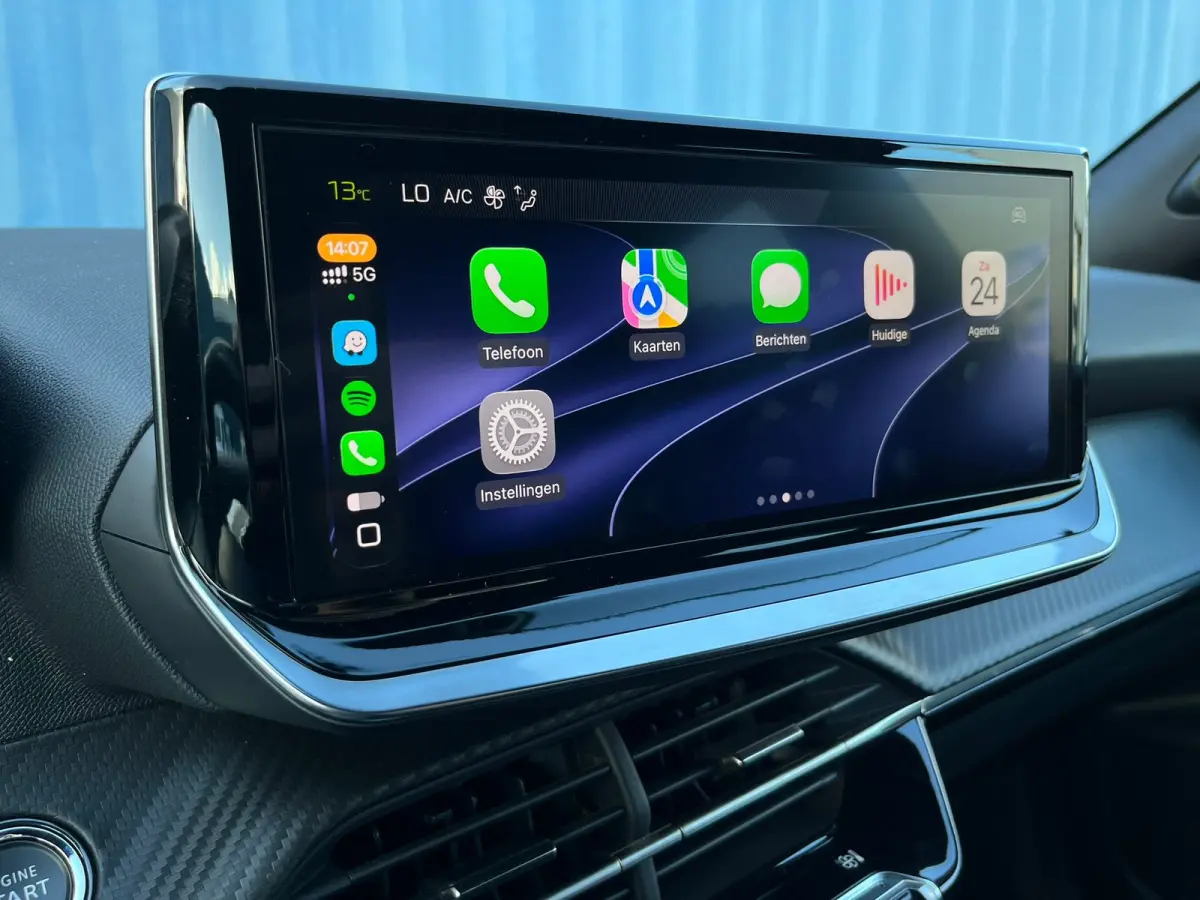 1.2 Hybrid 145 Allure 8 Jaar Garantie! | Navigatie | Carplay | 17'' LMV | Rijstrooksensor | Cruise | Clima |  | Airco (automatisch) | Armsteun achter | Armsteun voor