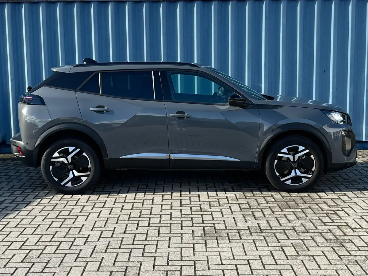 1.2 Hybrid 145 Allure 8 Jaar Garantie! | Navigatie | Carplay | 17'' LMV | Rijstrooksensor | Cruise | Clima |  | Airco (automatisch) | Armsteun achter | Armsteun voor