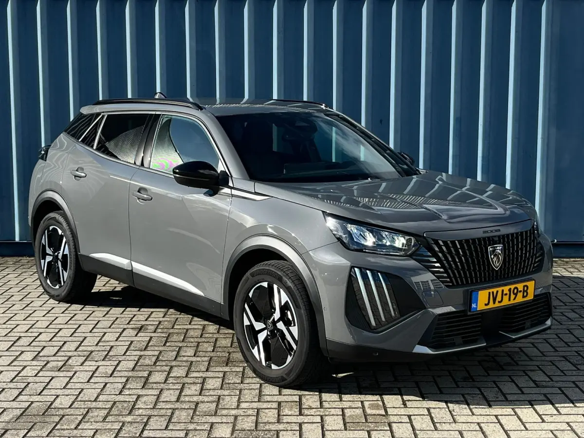 1.2 Hybrid 145 Allure 8 Jaar Garantie! | Navigatie | Carplay | 17'' LMV | Rijstrooksensor | Cruise | Clima |  | Airco (automatisch) | Armsteun achter | Armsteun voor