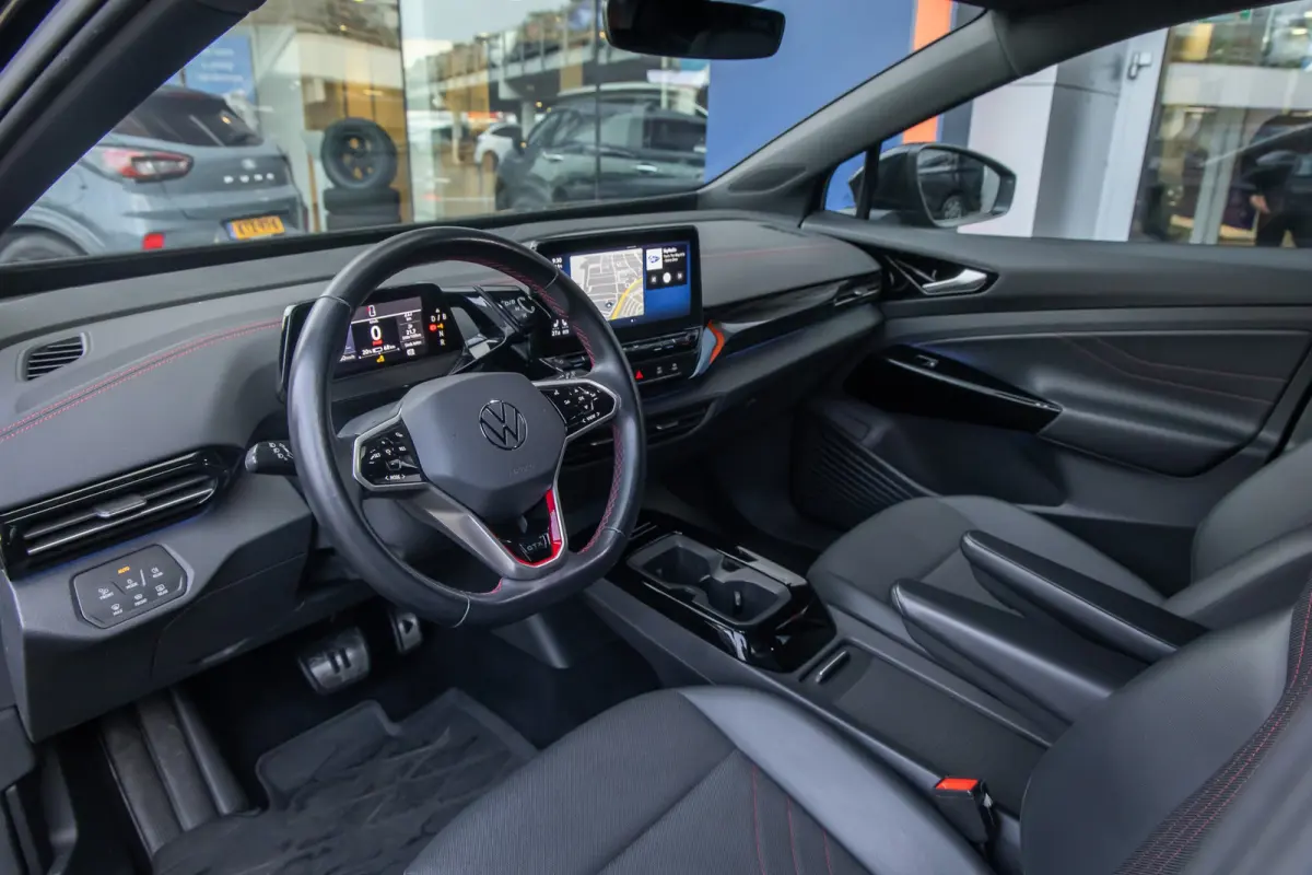 GTX 4Motion 77 kWh | Trekhaak | Cruise adaptief | Camera | 21'' | Matrix LED | Stoelverwarming | Sfeerverlichting | | Achteruitrijcamera | Apple Carplay/Android Auto|telefoonintegratie premi