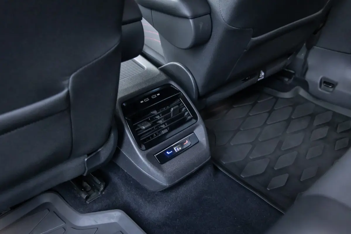 GTX 4Motion 77 kWh | Trekhaak | Cruise adaptief | Camera | 21'' | Matrix LED | Stoelverwarming | Sfeerverlichting | | Achteruitrijcamera | Apple Carplay/Android Auto|telefoonintegratie premi