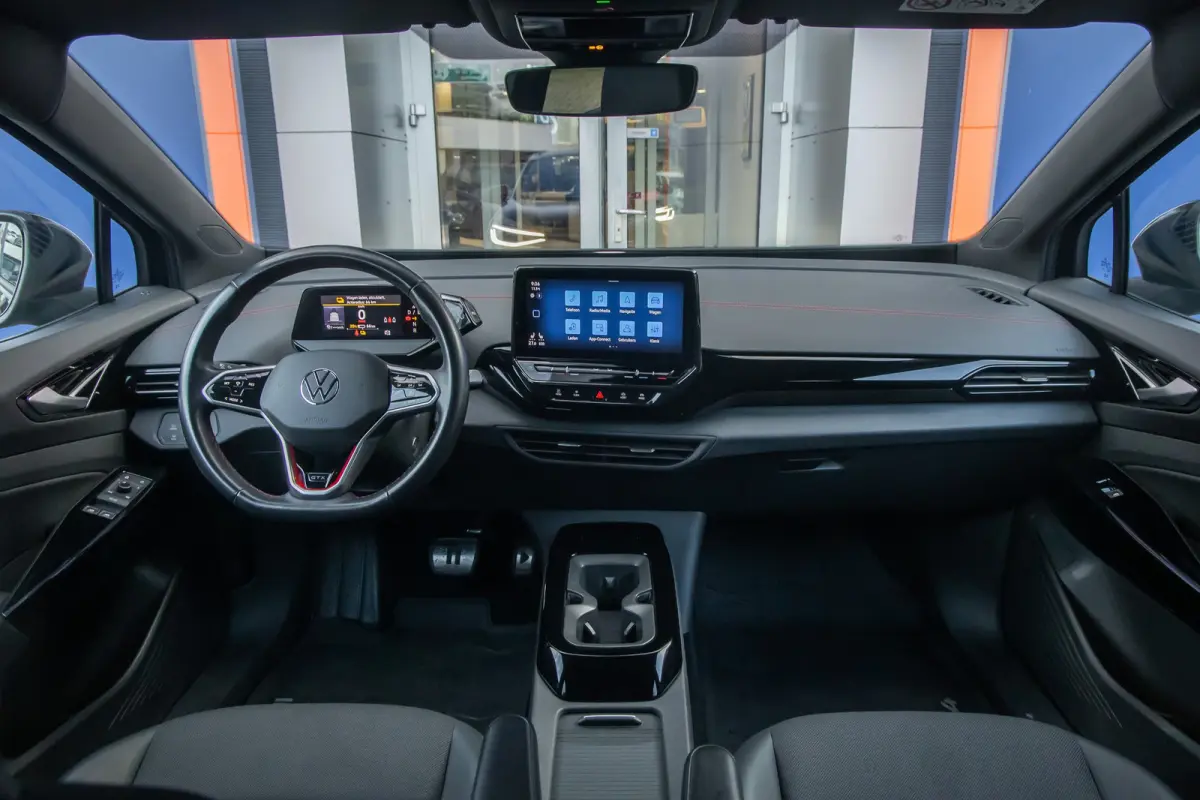 GTX 4Motion 77 kWh | Trekhaak | Cruise adaptief | Camera | 21'' | Matrix LED | Stoelverwarming | Sfeerverlichting | | Achteruitrijcamera | Apple Carplay/Android Auto|telefoonintegratie premi