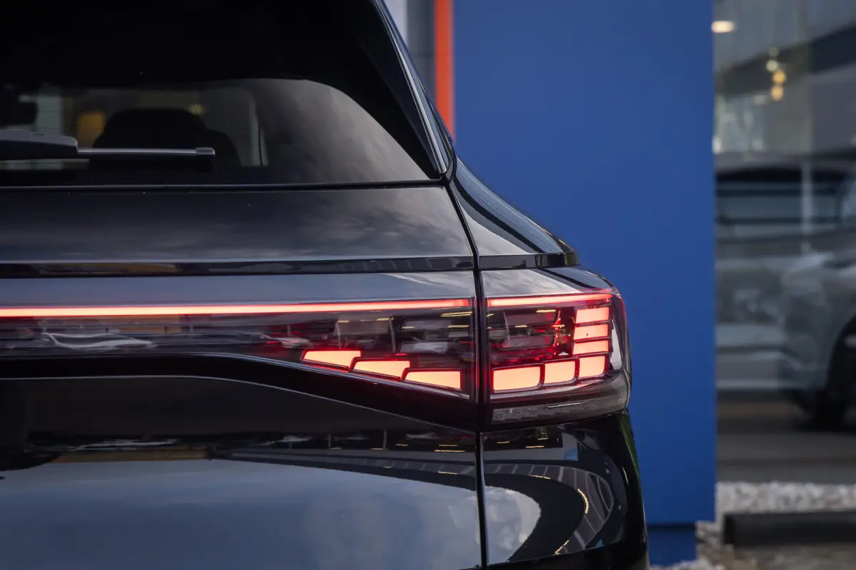 GTX 4Motion 77 kWh | Trekhaak | Cruise adaptief | Camera | 21'' | Matrix LED | Stoelverwarming | Sfeerverlichting | | Achteruitrijcamera | Apple Carplay/Android Auto|telefoonintegratie premi