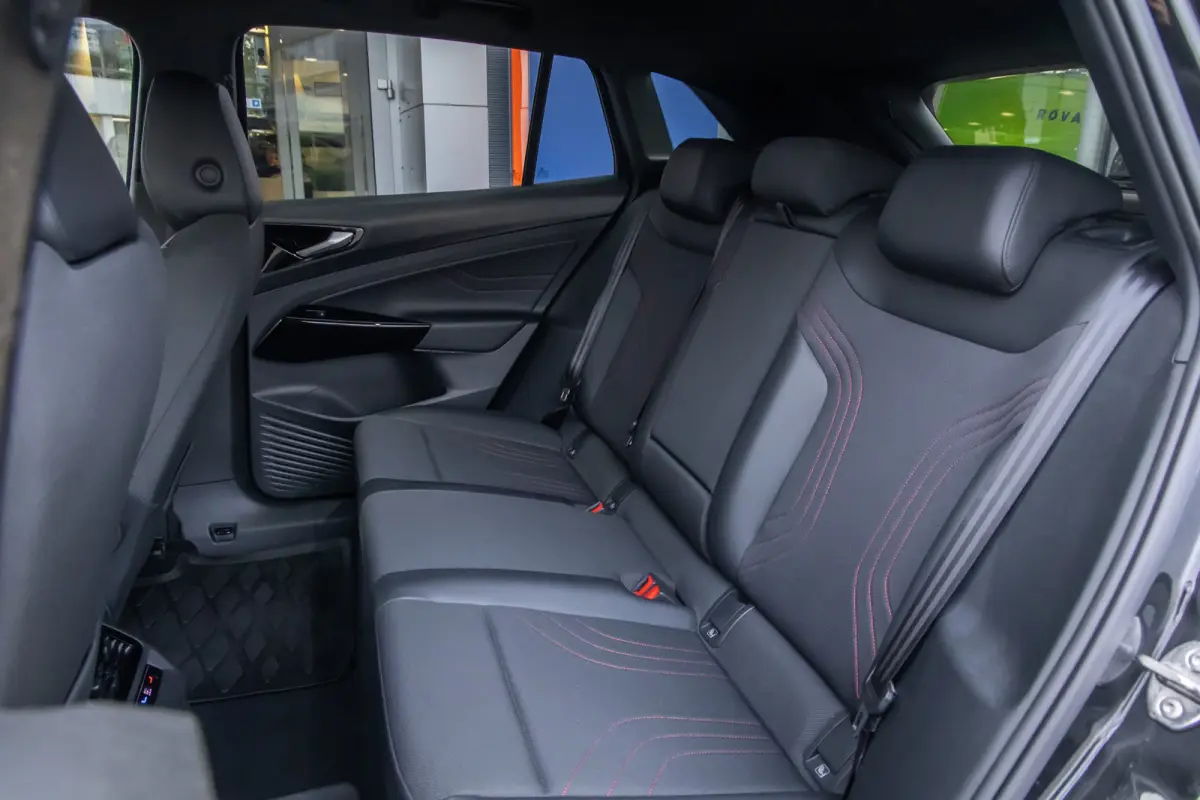GTX 4Motion 77 kWh | Trekhaak | Cruise adaptief | Camera | 21'' | Matrix LED | Stoelverwarming | Sfeerverlichting | | Achteruitrijcamera | Apple Carplay/Android Auto|telefoonintegratie premi