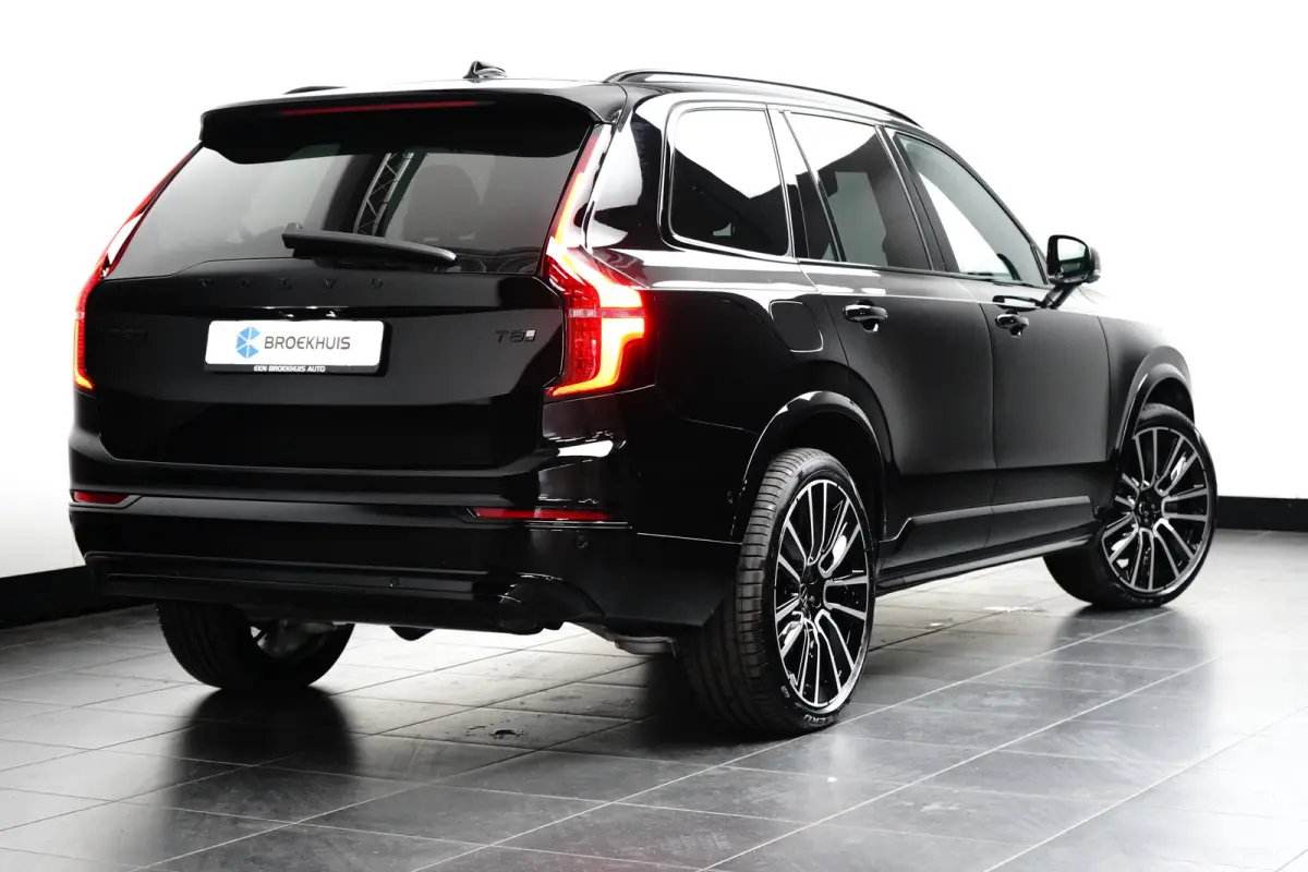 2.0 T8 Plug-in hybrid AWD Ultra Black Edition | Luchtvering | Bowers&Wilkins | Trekhaak | Massage/ventilatie | 22" Velgen