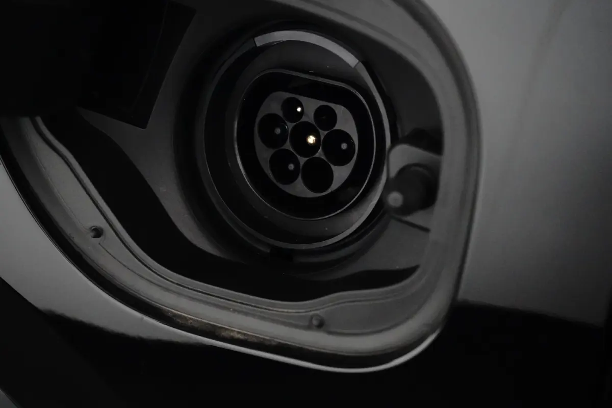2.0 T8 Plug-in hybrid AWD Ultra Black Edition | Luchtvering | Bowers&Wilkins | Trekhaak | Massage/ventilatie | 22" Velgen