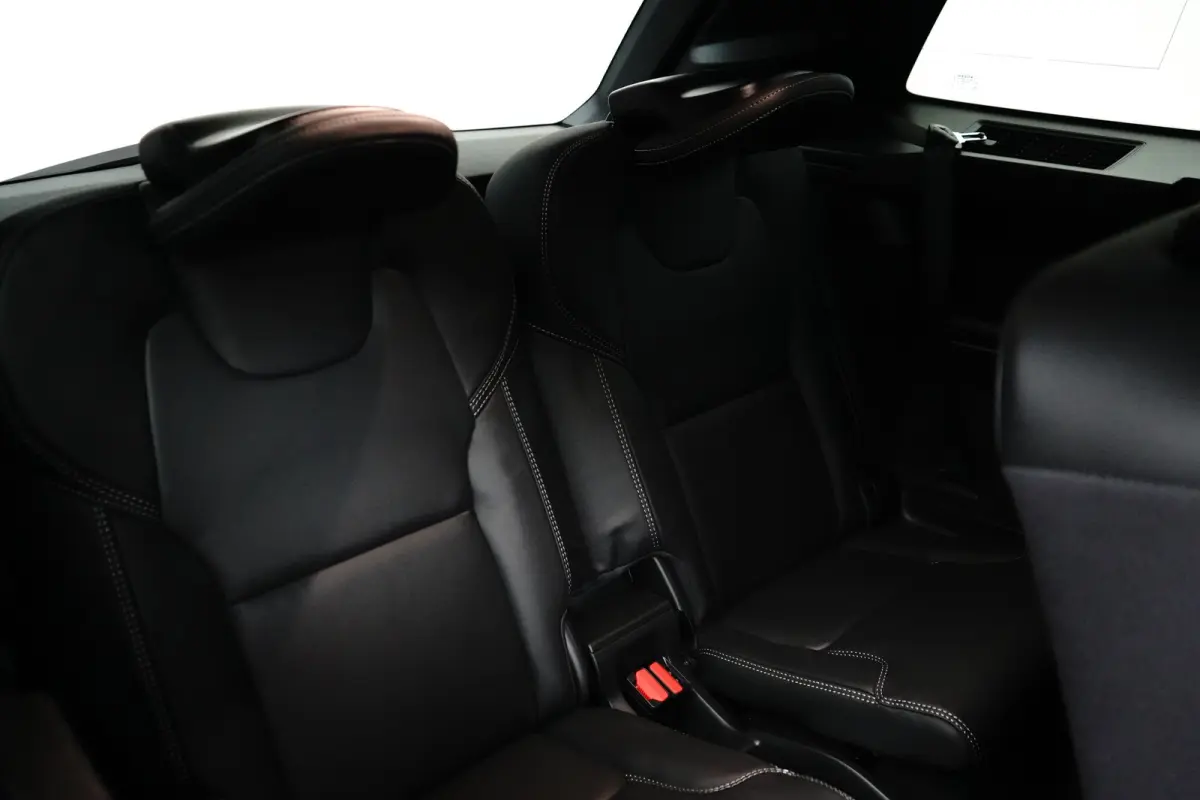 2.0 T8 Plug-in hybrid AWD Ultra Black Edition | Luchtvering | Bowers&Wilkins | Trekhaak | Massage/ventilatie | 22" Velgen