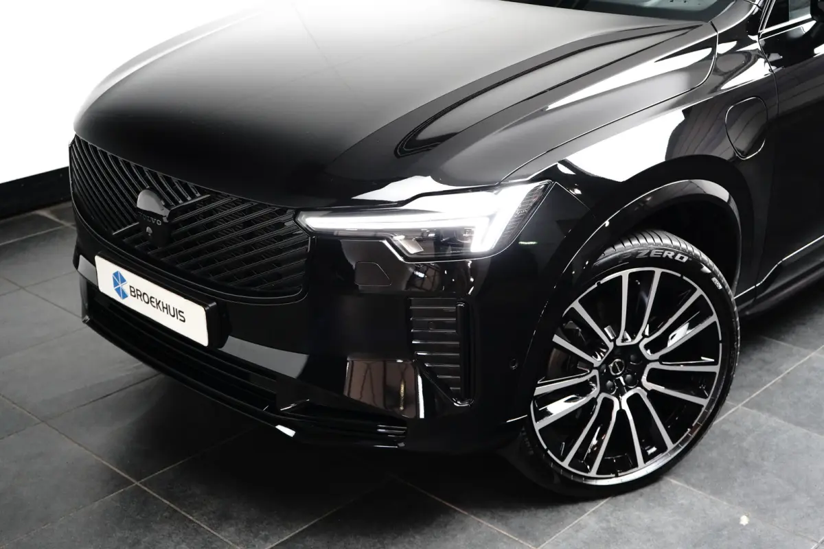 2.0 T8 Plug-in hybrid AWD Ultra Black Edition | Luchtvering | Bowers&Wilkins | Trekhaak | Massage/ventilatie | 22" Velgen