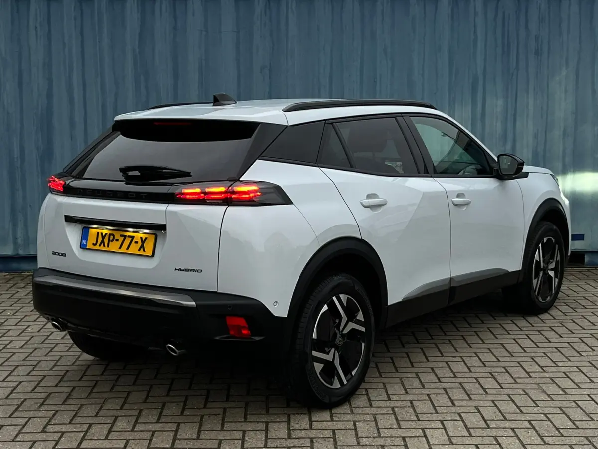 1.2 Hybrid 145 Allure 8 Jaar garantie! | Adapteive Cruise! | Carplay | Navigatie | Clima | 17'' LMV | Keyless Start | | Achterbank in delen neerklapbaar | Achterspoiler | Actieve noodgeval a