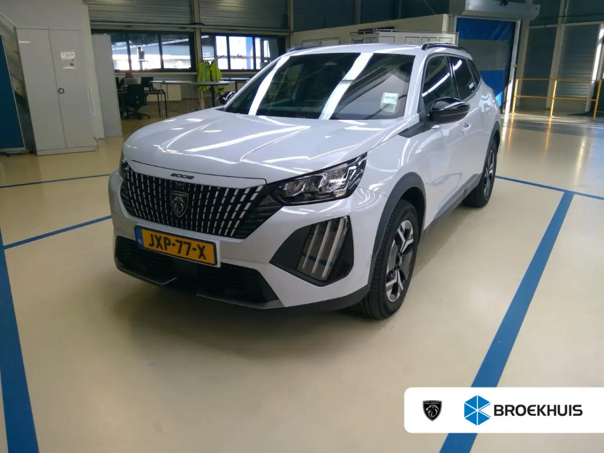 1.2 Hybrid 145 Allure 8 Jaar garantie! | Navigatie | Clima | Cruise | 17'' LMV | Keyless Start | | Achterbank in delen neerklapbaar | Achterspoiler | Actieve noodgeval assistent