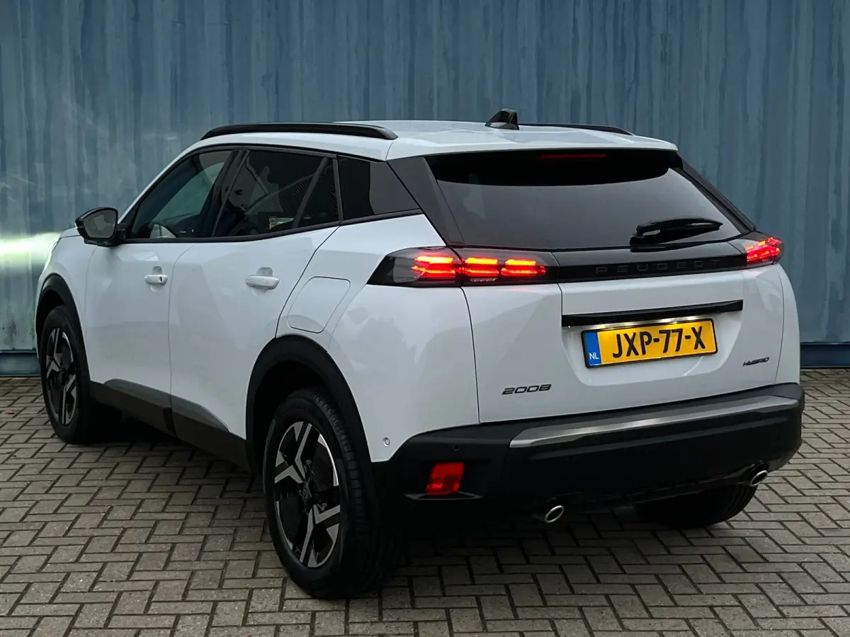 1.2 Hybrid 145 Allure 8 Jaar garantie! | Adapteive Cruise! | Carplay | Navigatie | Clima | 17'' LMV | Keyless Start | | Achterbank in delen neerklapbaar | Achterspoiler | Actieve noodgeval a