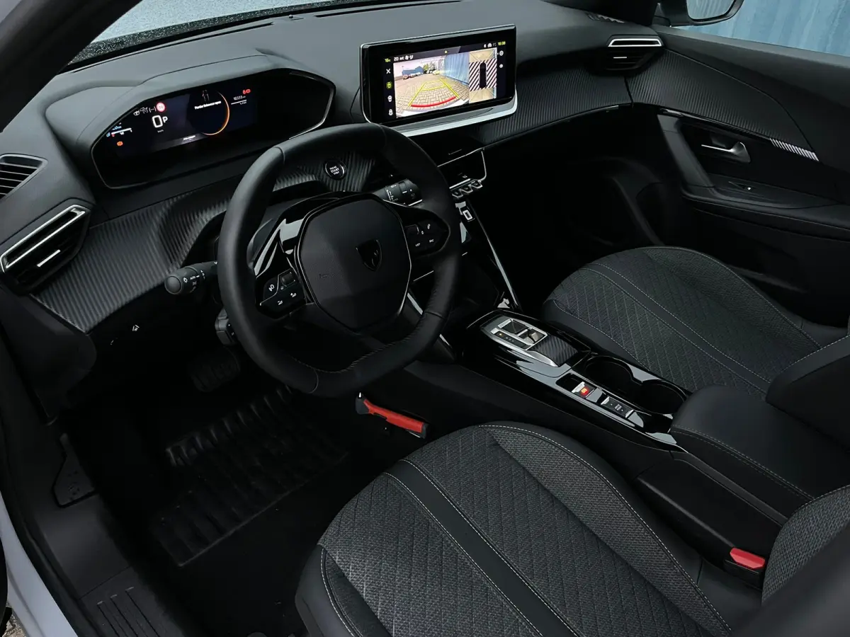 1.2 Hybrid 145 Allure 8 Jaar garantie! | Adapteive Cruise! | Carplay | Navigatie | Clima | 17'' LMV | Keyless Start | | Achterbank in delen neerklapbaar | Achterspoiler | Actieve noodgeval a