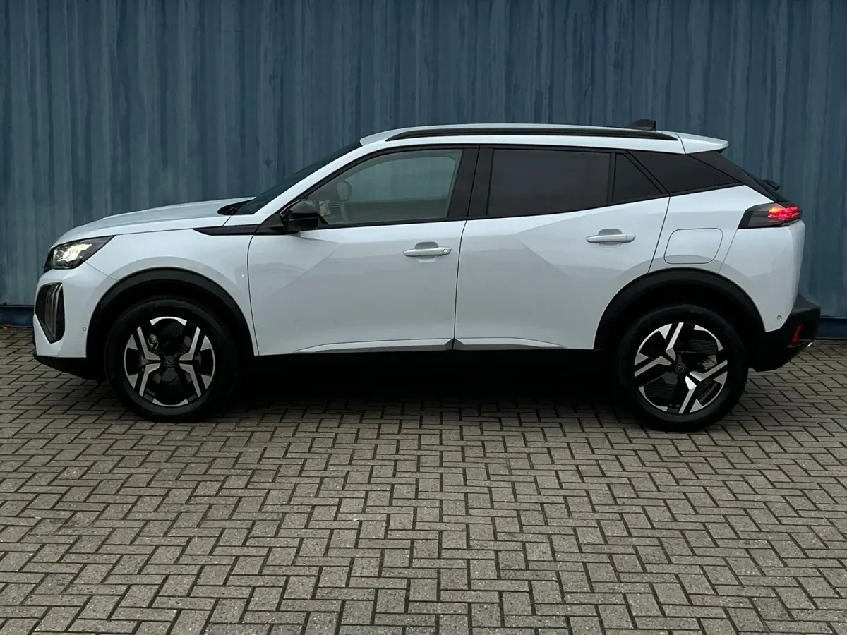 1.2 Hybrid 145 Allure 8 Jaar garantie! | Navigatie | Clima | Cruise | 17'' LMV | Keyless Start | | Achterbank in delen neerklapbaar | Achterspoiler | Actieve noodgeval assistent