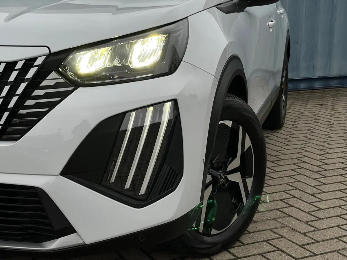 1.2 Hybrid 145 Allure 8 Jaar garantie! | Adapteive Cruise! | Carplay | Navigatie | Clima | 17'' LMV | Keyless Start | | Achterbank in delen neerklapbaar | Achterspoiler | Actieve noodgeval a