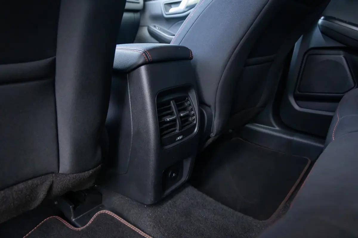 2.5 PHEV ST-Line | Dealer o.h.  | Achteruitrijcamera | Airco (automatisch) | Privacy-glass | Standkachel | Keyless | Apple carplay / andriod auto