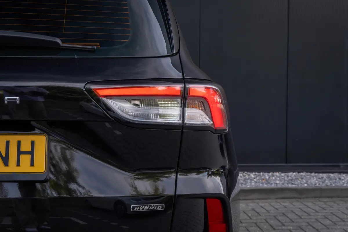 2.5 PHEV ST-Line | Dealer o.h.  | Achteruitrijcamera | Airco (automatisch) | Privacy-glass | Standkachel | Keyless | Apple carplay / andriod auto