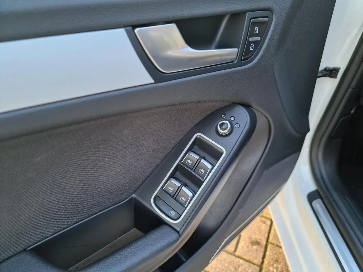 1.8 TFSI|Clima|Navi|18-inch all seasons|Bleutooth|