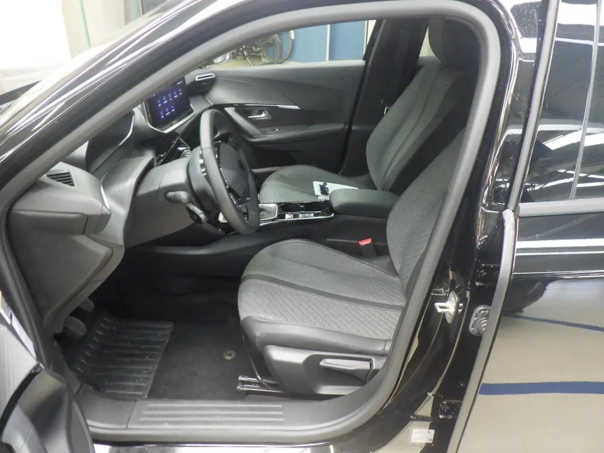 Allure 1.2 100PK UNIEKE KM STAND 6999! | 8 Jaar Garantie | Carplay | 17'' Lichtmetaal | Clima | Cruise! | | 17'' Lichtmetalen velgen KARAKOY | Advanced Active Safety Brake met camera en rada