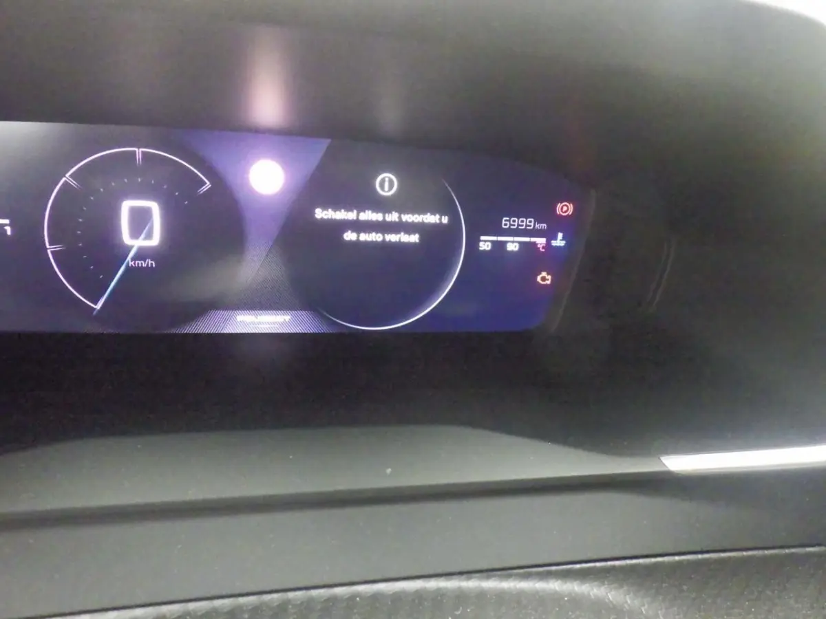 Allure 1.2 100PK UNIEKE KM STAND 6999! | 8 Jaar Garantie | Carplay | 17'' Lichtmetaal | Clima | Cruise! | | 17'' Lichtmetalen velgen KARAKOY | Advanced Active Safety Brake met camera en rada