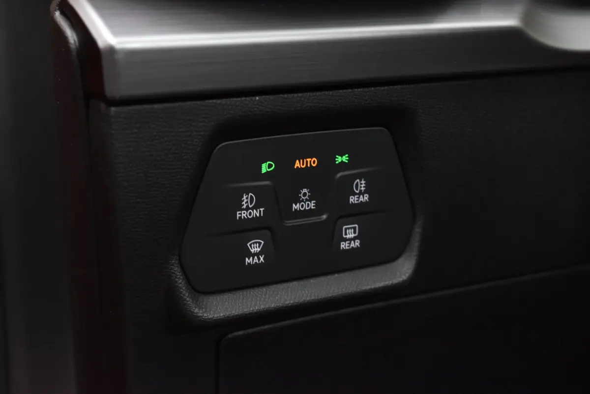 1.5 eTSI Style FR 125dkm Trekhaak Carplay DSG LED Virtual ACC Stoelverw. + Nwe APK
