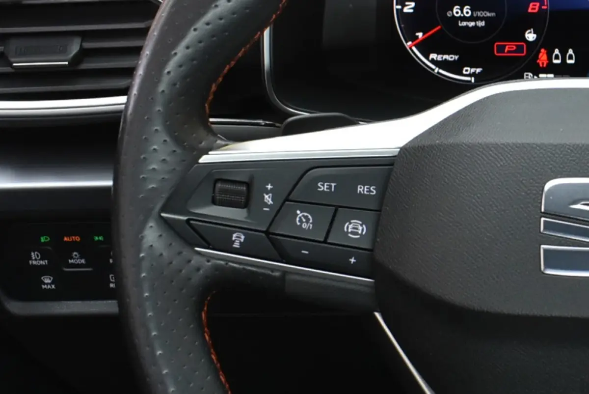 1.5 eTSI Style FR 125dkm Trekhaak Carplay DSG LED Virtual ACC Stoelverw. + Nwe APK