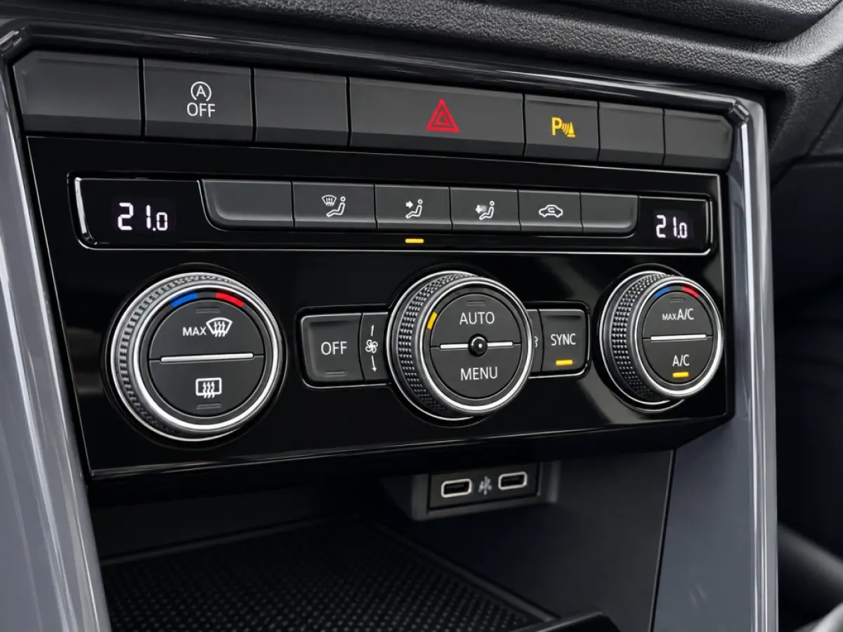 1.5 TSI Sport | Virtual Cockpit | Trekhaak | 19" Velgen | Full Led