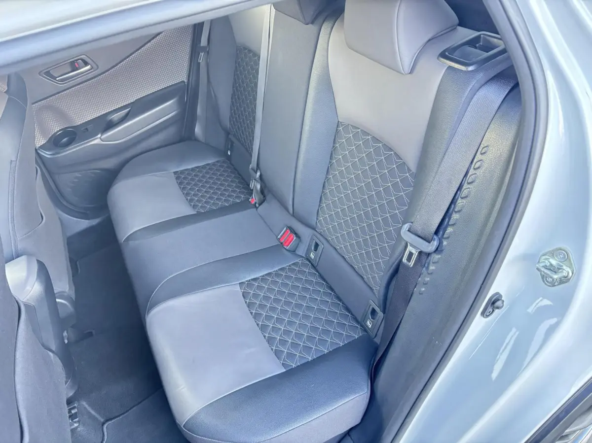 1.8 Hybrid Executive Bi-Tone | Dodehoek | Carplay | Trekhaak | PDC V+A