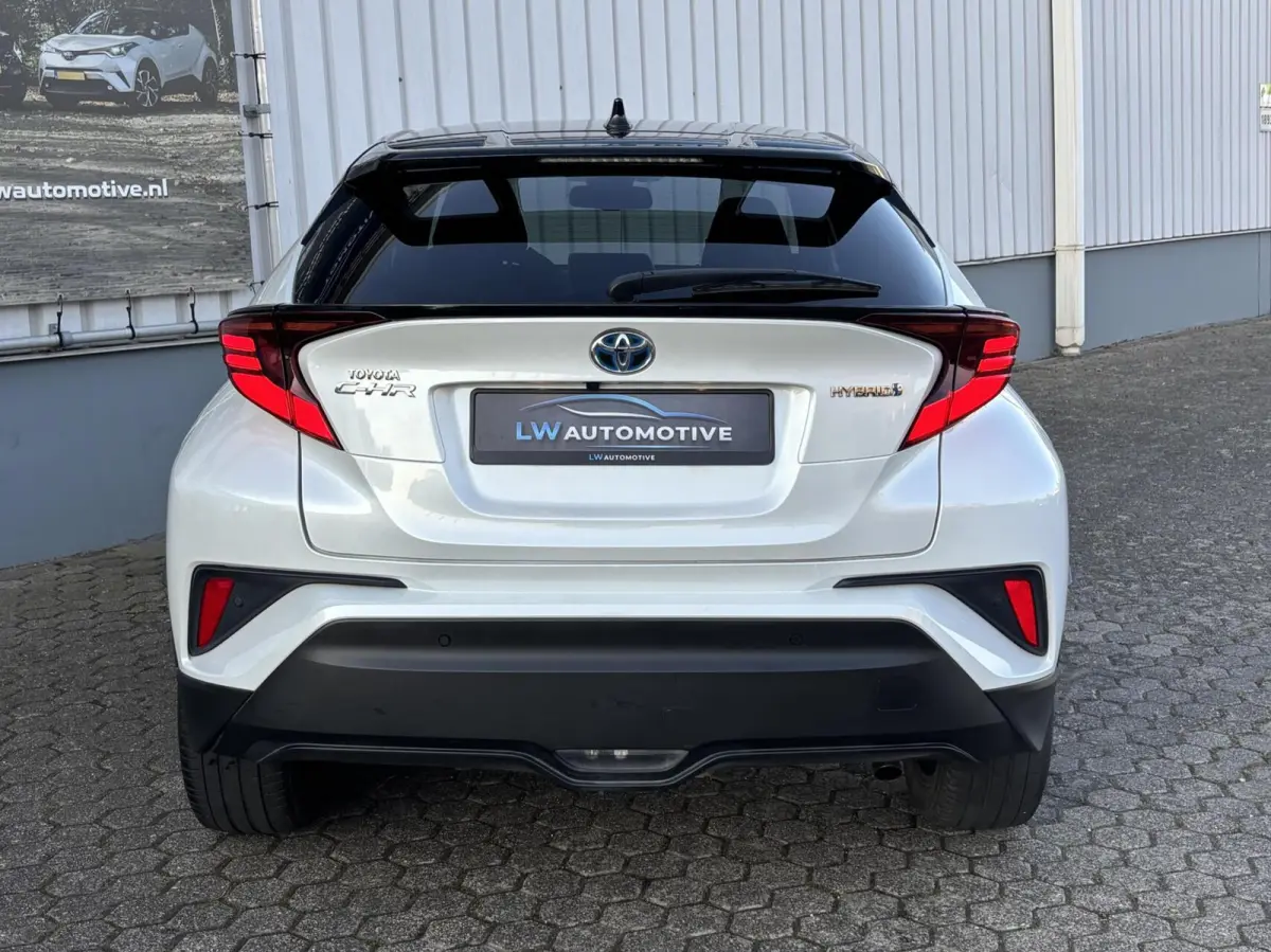 1.8 Hybrid Executive Bi-Tone | Dodehoek | Carplay | Trekhaak | PDC V+A
