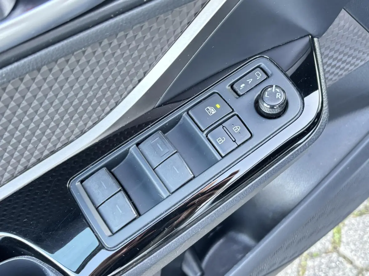 1.8 Hybrid Executive Bi-Tone | Dodehoek | Carplay | Trekhaak | PDC V+A