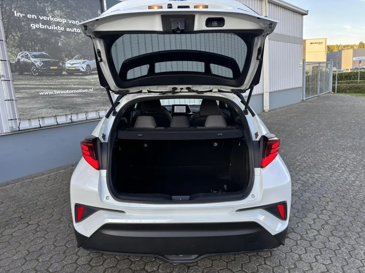1.8 Hybrid Executive Bi-Tone | Dodehoek | Carplay | Trekhaak | PDC V+A